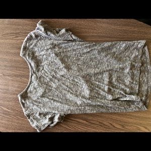 Comfortable basic grey tee